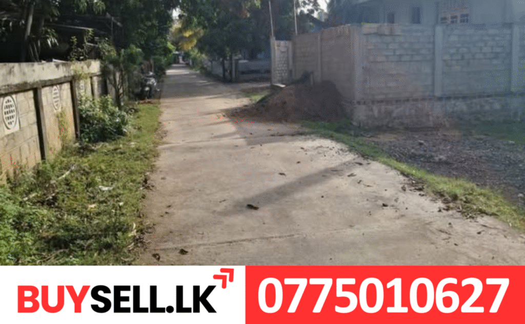 Land for sale in Koolawadi Disaweerasingam Square West